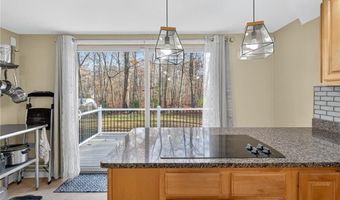 542 Main St, Hopkinton, RI 02833