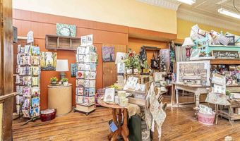 318 N Broadway St, Abilene, KS 67410