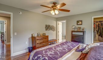 17500 Bridle Dr, Abingdon, VA 24210