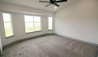 8641 E Cherrywood Ct, Bel Aire, KS 67226