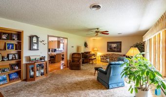 511 N Cherry Ave, Bridgewater, SD 57319