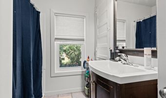 120 E PACIFIC St, Appleton, WI 54911