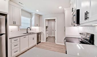 30 Lambourn Dr, Bella Vista, AR 72714