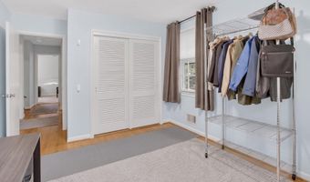 5703 CROMWELL Dr, Bethesda, MD 20816