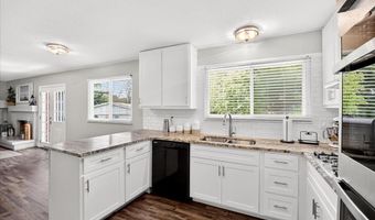 1009 Dutch Mill Dr, Ballwin, MO 63011