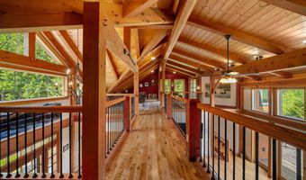 119 Moat View Dr, Albany, NH 03813