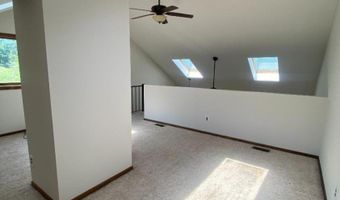 6 Davos Dr 8, Alloway, NJ 07462