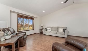 205 S Sunshine Ave, Brandon, SD 57005