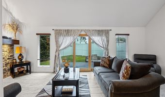 2 Windsor Ct, Amityville, NY 11701