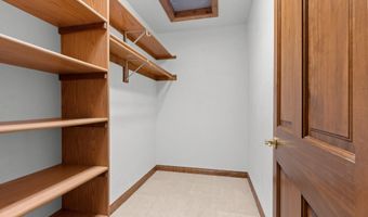 321 E APPLE CREEK Rd, Appleton, WI 54913