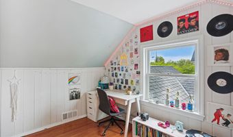 8810 LOWELL St, Bethesda, MD 20817