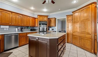 3911 Golf Course Dr, Alma, AR 72921