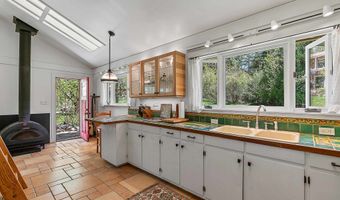 182 El Salto Rd, Arroyo Seco, NM 87514