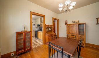602 W ADAMS St, Abingdon, IL 61410