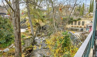 84 N Main St, Ashland, OR 97520