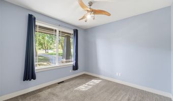 820 Greenwood Hills Dr, Adel, IA 50003