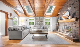 37 Birchwood Cir, Bedford, NH 03110