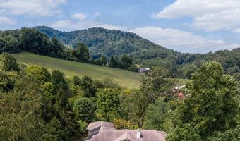 32 Scenic Valley Dr, Barnardsville, NC 28709