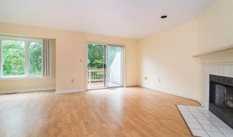 17 Harbor Hill Dr, Bourne, MA 02532