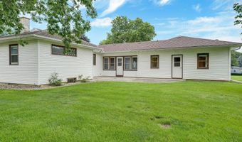 607 Parriott St, Aplington, IA 50604