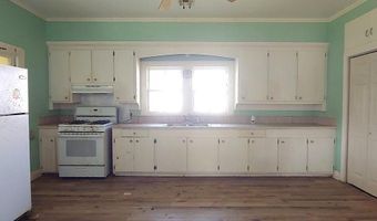 105 5th St, Abbeville, LA 70510
