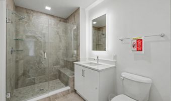 701 N HENRY St 206, Alexandria, VA 22314