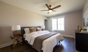 3899 Chapel Hill Ct, Bargersville, IN 46106