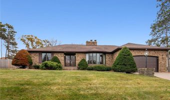 1546 McClung Dr, Arden Hills, MN 55112