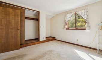240 Black Point Rd, Alton, NH 03810