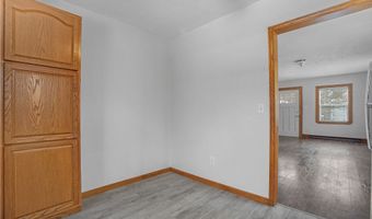 2218 Lee Dr, Akron, OH 44306