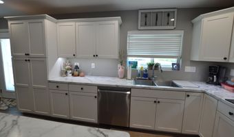 2413 S Lawson St, Aberdeen, SD 57401