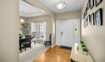 1136 New Ballwin Oaks Dr, Ballwin, MO 63021