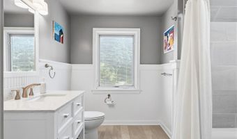 70 S Meadowcroft Dr, Akron, OH 44313