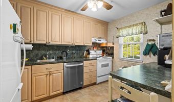 75 Harbor N, Amityville, NY 11701