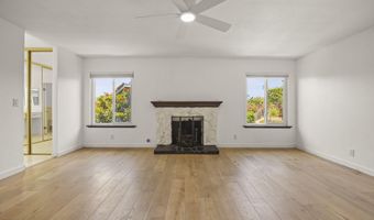 2325 Parkway Dr, Camarillo, CA 93010