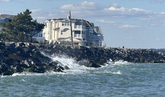 281 7th St, Avalon, NJ 08202