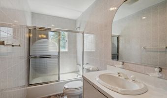 44 Netz Pl, Albertson, NY 11507
