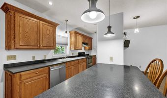 293 Whippoorwill St, Apache, OK 73006