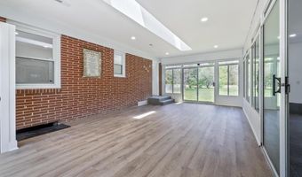 2475 W DENNEYS Rd, Dover, DE 19904