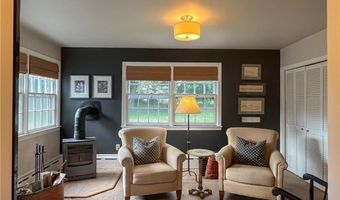 9 South Dr, Middletown, RI 02842