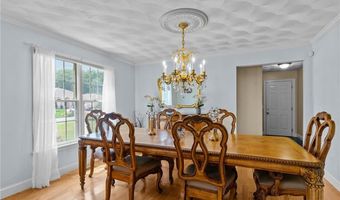 10 Lantern Brook Dr, Lincoln, RI 02865