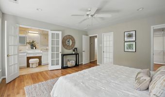8121 BRIAR CREEK Dr, Annandale, VA 22003