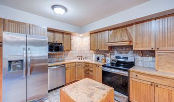 30049 Sunnyside Ct, Arkansas City, KS 67005