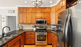 225 Watersedge Dr, Boiling Springs, SC 29316