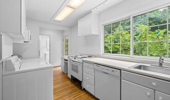 399 Mowetza Dr, Ashland, OR 97520