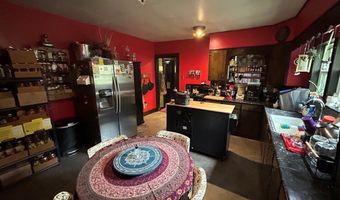 114 LINCOLN St, Big Sandy, TN 38221