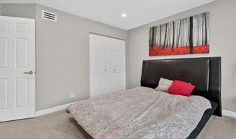 1920 Jester Ln, Algonquin, IL 60102