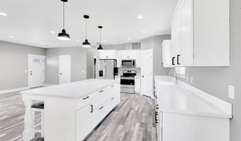 680 E 19th St, Burley, ID 83318