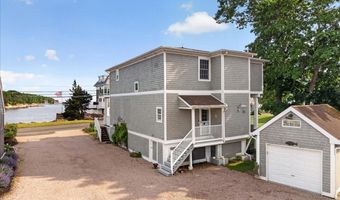 284 Shore Dr, Branford, CT 06405