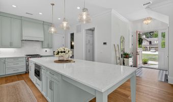 1484 Old Rosebud Trl, Awendaw, SC 29429